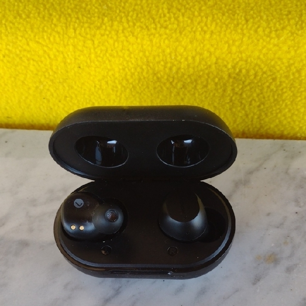 MPow Black Wireless Earbuds with Charging Case NWOT